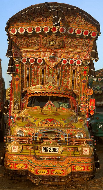 Decoration of Pakistani Buses n Trucks - XciteFun.net